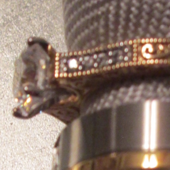 WOMEN’S EMBOSSED GOLD VINTAGE SOLITAIRE – 8 NWOT - Picture 2 of 6